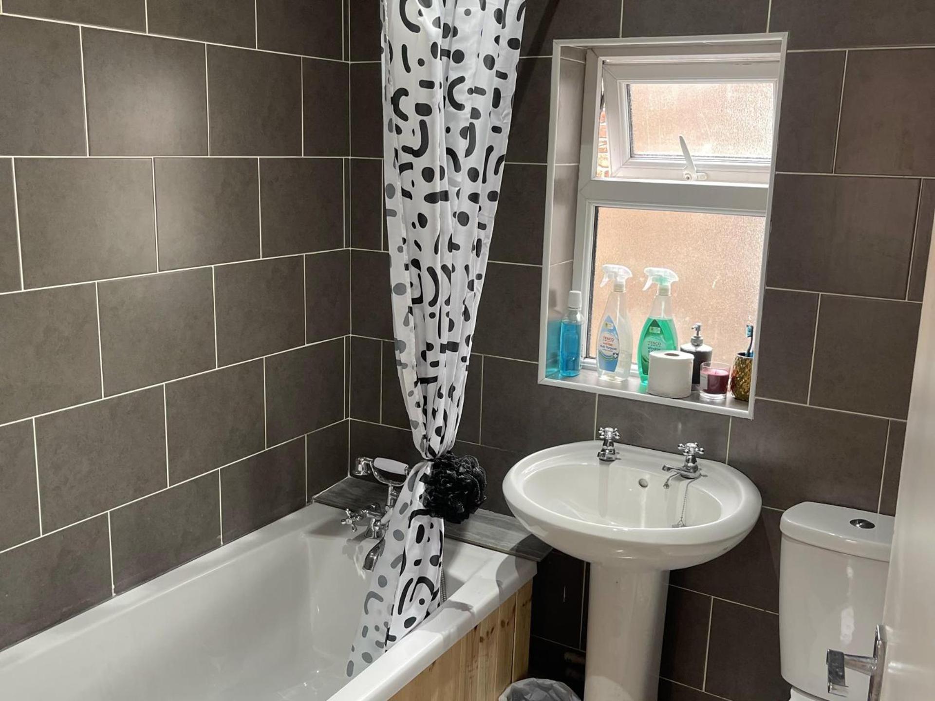 2-Bed Apartment - Sleeps 4 - Street Parking - Wifi Manchester Exterior foto