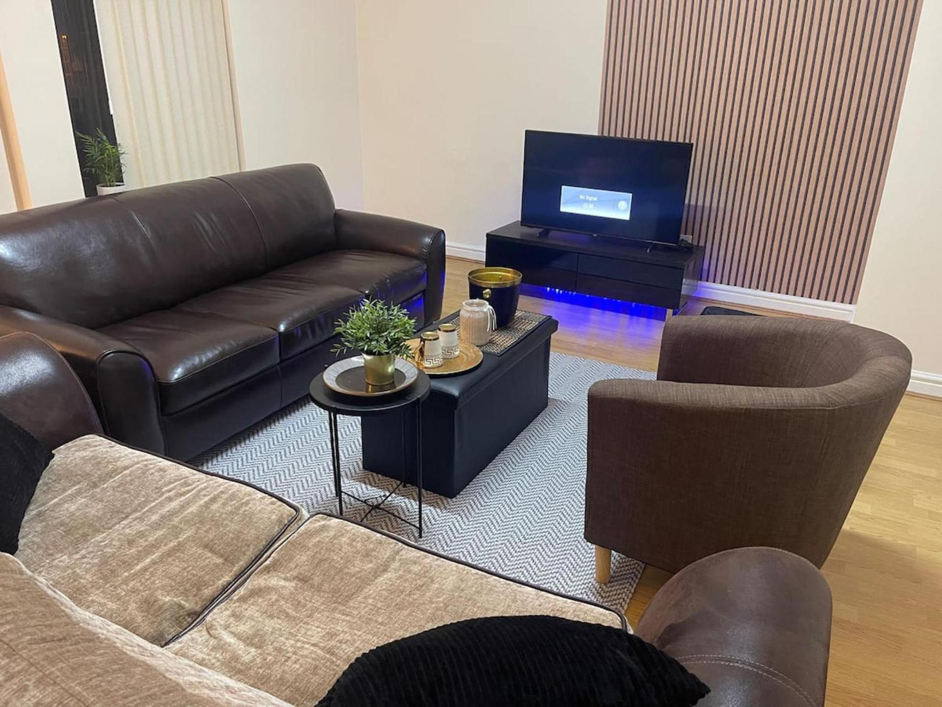 2-Bed Apartment - Sleeps 4 - Street Parking - Wifi Manchester Exterior foto